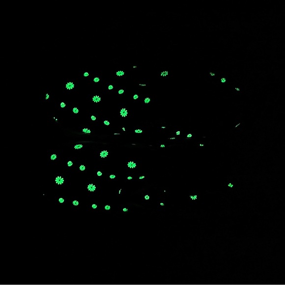 NWT Vans Kids Classic Slip-On Glow Butterfly Skull Sneakers 11.5K - Picture 6 of 7